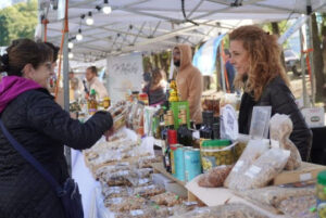 feria especial de las maternidades en plaza Sarmiento