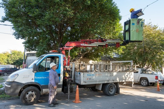 colocación luces led-barrio plata-rosario-apurainfo