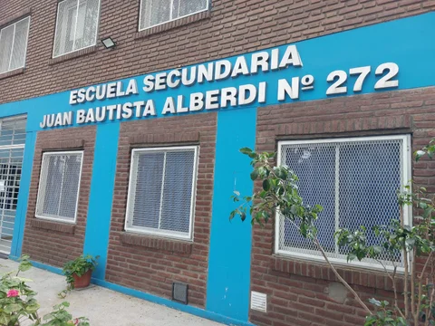 escuela juan bautista alberdi-arma de fuego-alumno-apurainfo