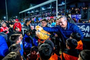 javkin-entrega de camisetas-clubes rosario-apurainfo