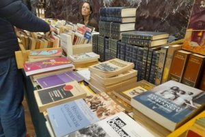 Feria de Librerías de Viejo-rosario-2025-apurainfo