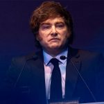 Uno de cada siete posteos de Javier Milei contiene insultos, reveló FOPEA