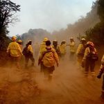 Intenso trabajo de brigadistas santafesinos para controlar el fuego en Chubut