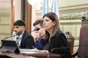 clara GARCÍA-REELCTA DIPUTADOS-PRESIDENTA-APURAINFO