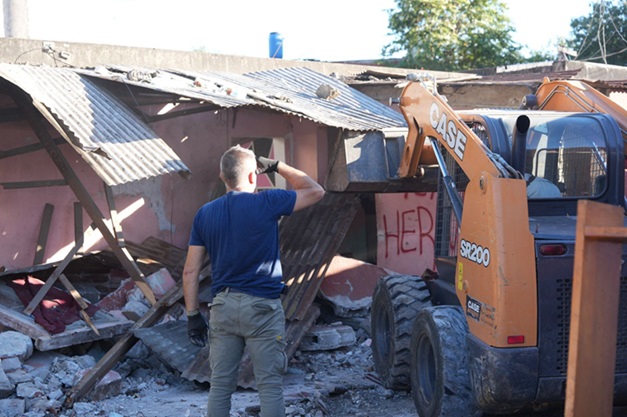 Garibaldi al 200-derribo de búnker-apurainfo