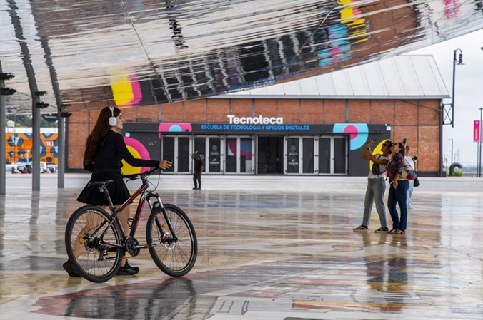 el aura-laqueado-finalizado-apurainfo