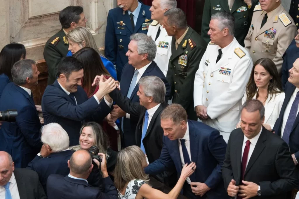gobernadores-llaroyra-pullaro-asamblea-milei-apurainfo