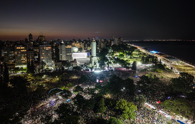show-fito páez-momumento-15 de marzo-apurainfo