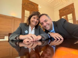 bullrich-y-adorni