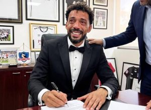 vozinha-colo colo-firma contrato-mundial-apurainfo