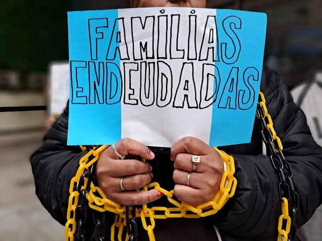 familias endeudadas-argentina-apurainfo
