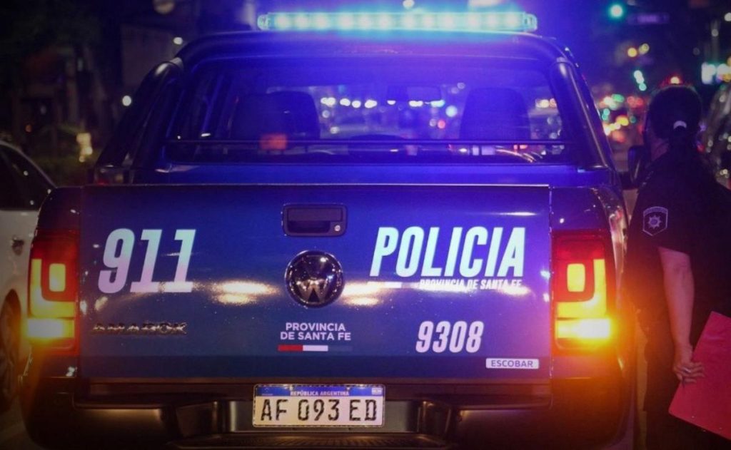 policía-santa fe-coche-noche-apurainfo