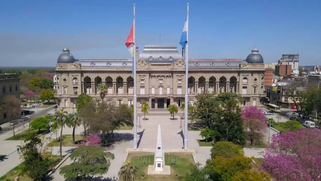 casa-gris-apurainfo