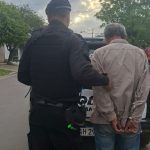 Insólito: un hombre de 70 años fue detenido por el robo de un celular y pedir de $30 mil para devolverlo